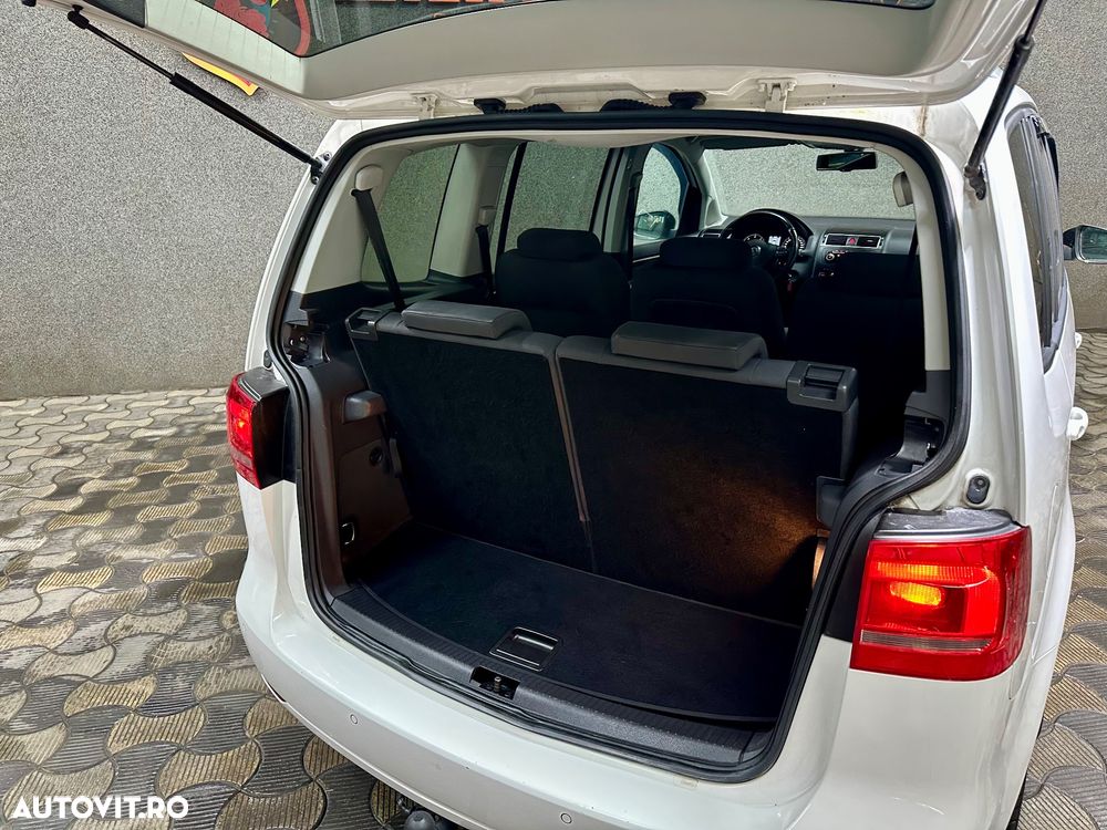 Volkswagen Touran - 9