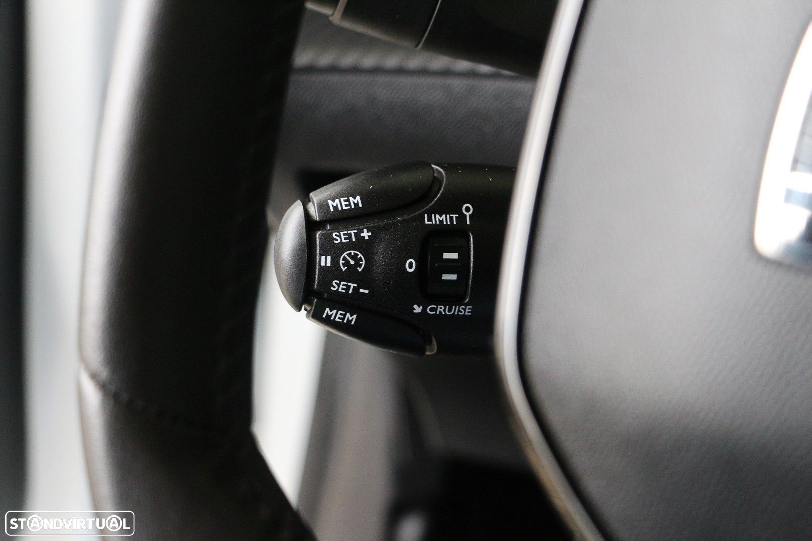 Peugeot 208 1.2 PureTech Active - 30