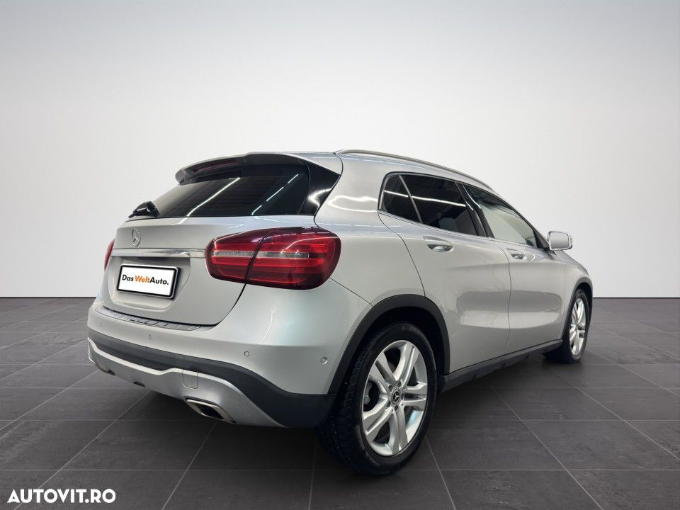 Mercedes-Benz GLA - 7
