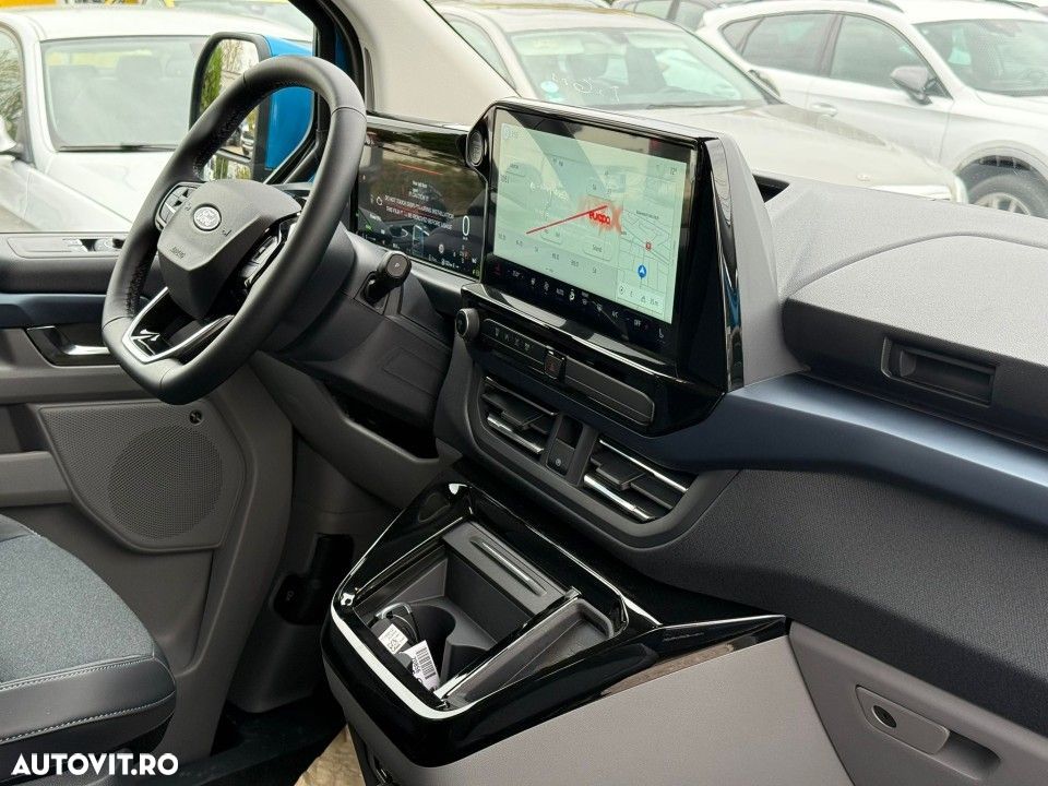 Ford Tourneo Custom - 19