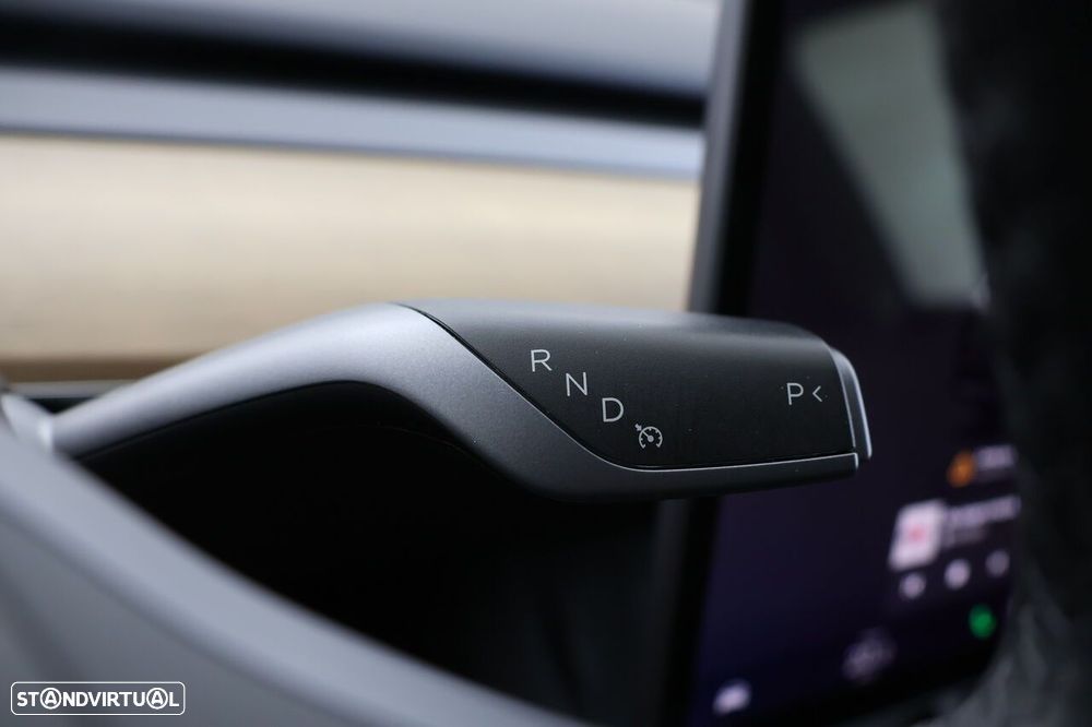 Tesla Model Y Long Range Dual Motor AWD - 16