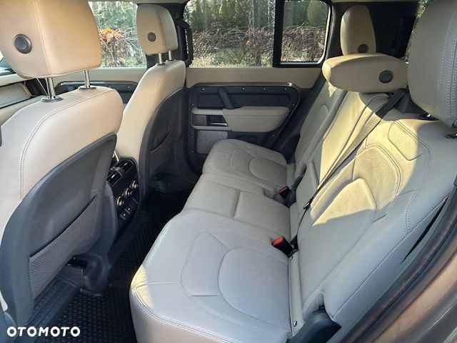 Land Rover Defender - 20