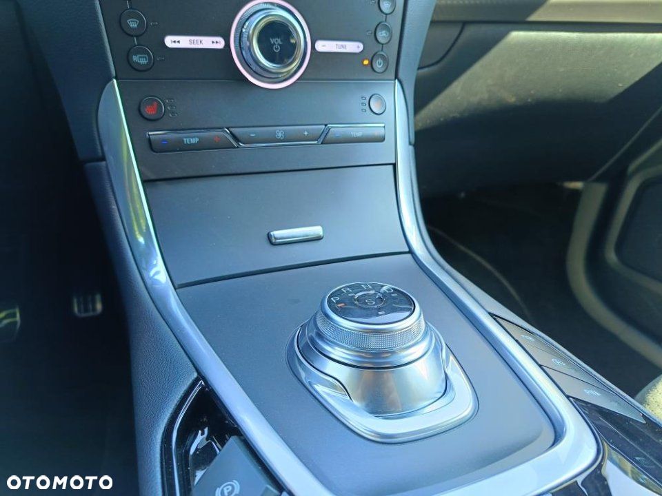 Ford S-Max - 17
