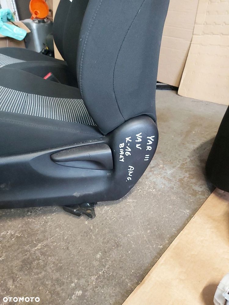 Toyota Yaris III fotele przekładka van 5D kanapa - 7