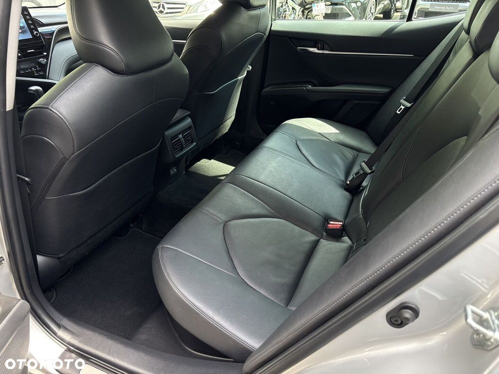 Toyota Camry 2.5 Hybrid Executive CVT - 25