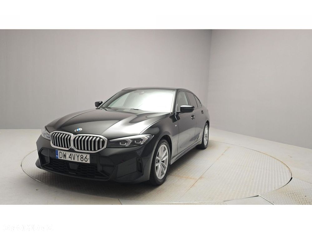 BMW Seria 3 320d xDrive mHEV M Sport - 8