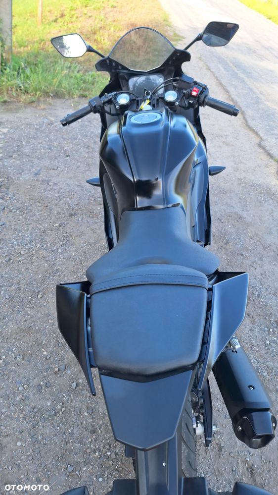 Yamaha YZF - 21