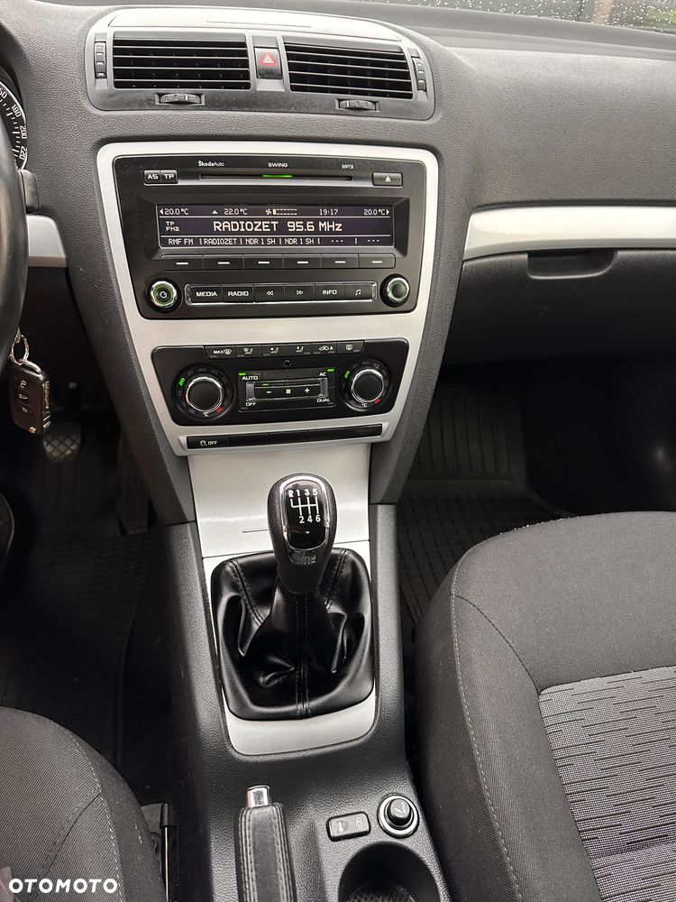 Skoda Octavia 2.0 TDI DPF Ambiente - 25