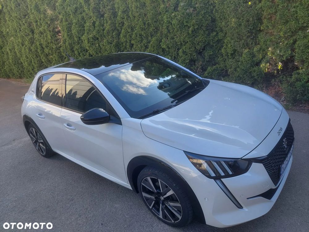Peugeot 208 - 1
