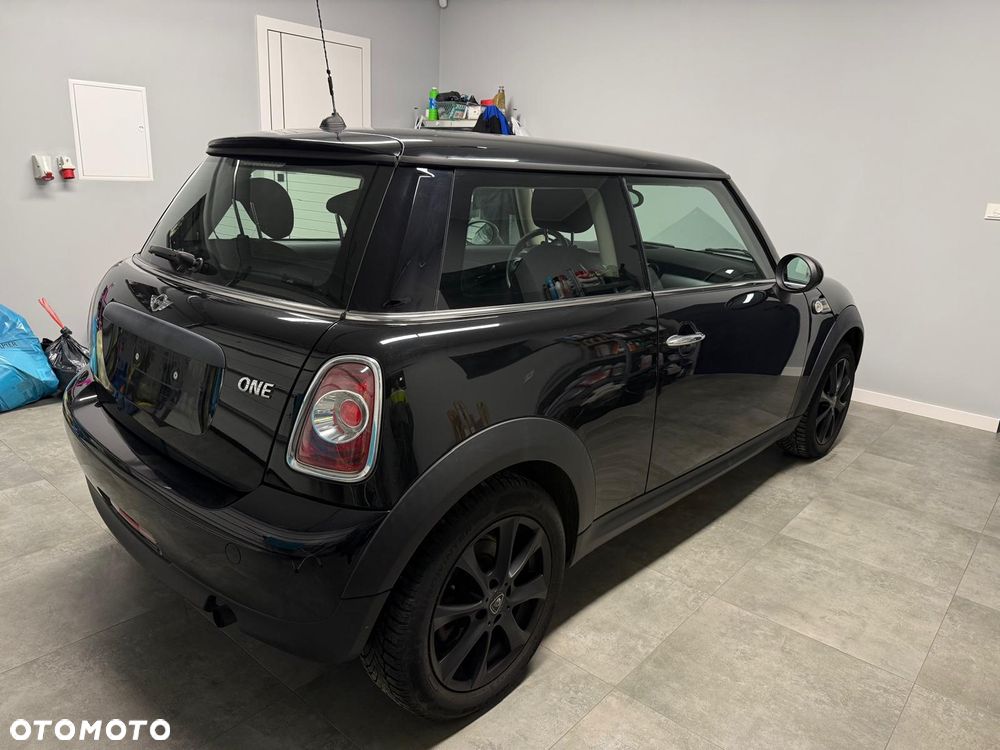 MINI ONE Brick Lane - 2