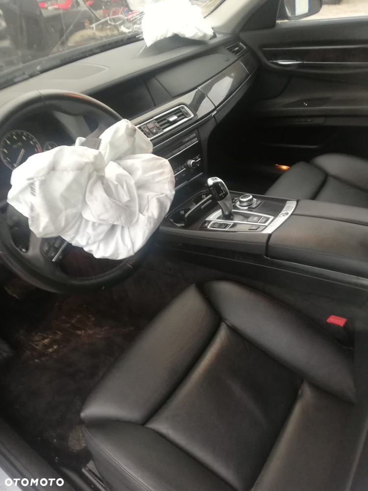 BMW Seria 7 - 13
