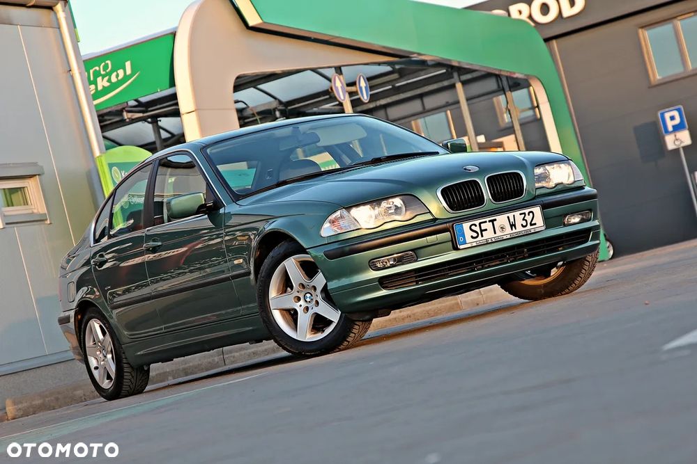 BMW Seria 3 320i - 5