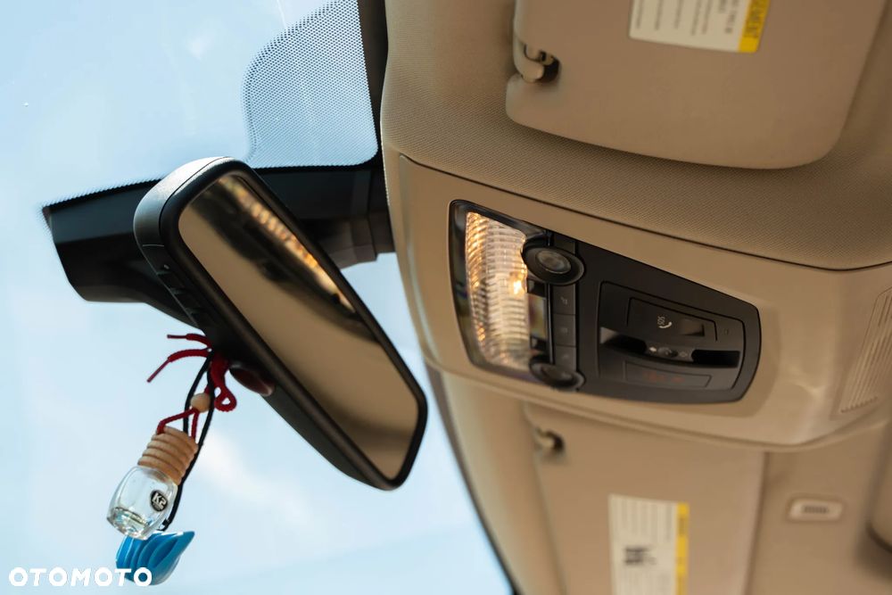 BMW Seria 5 535i xDrive Sport-Aut - 36