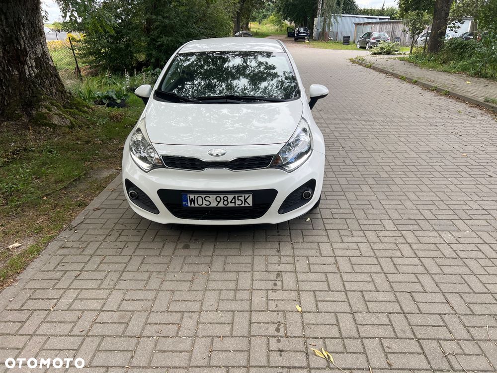 Kia Rio 1.2 L - 2