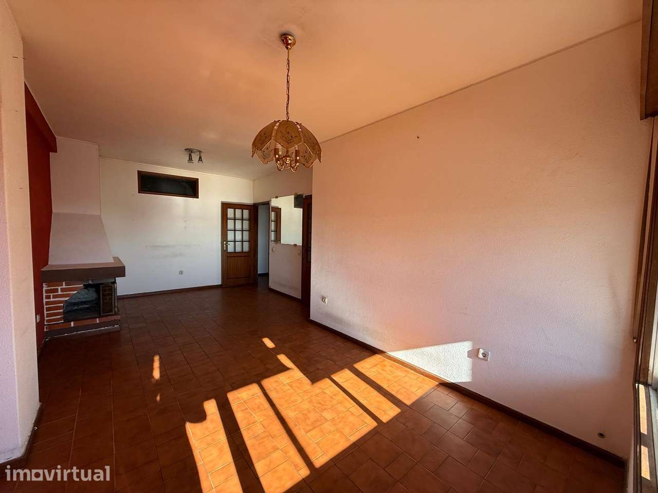 JD - Apartamento T2+1 para remodelar | Nascente -Poente | VNG - Grande imagem: 3/32