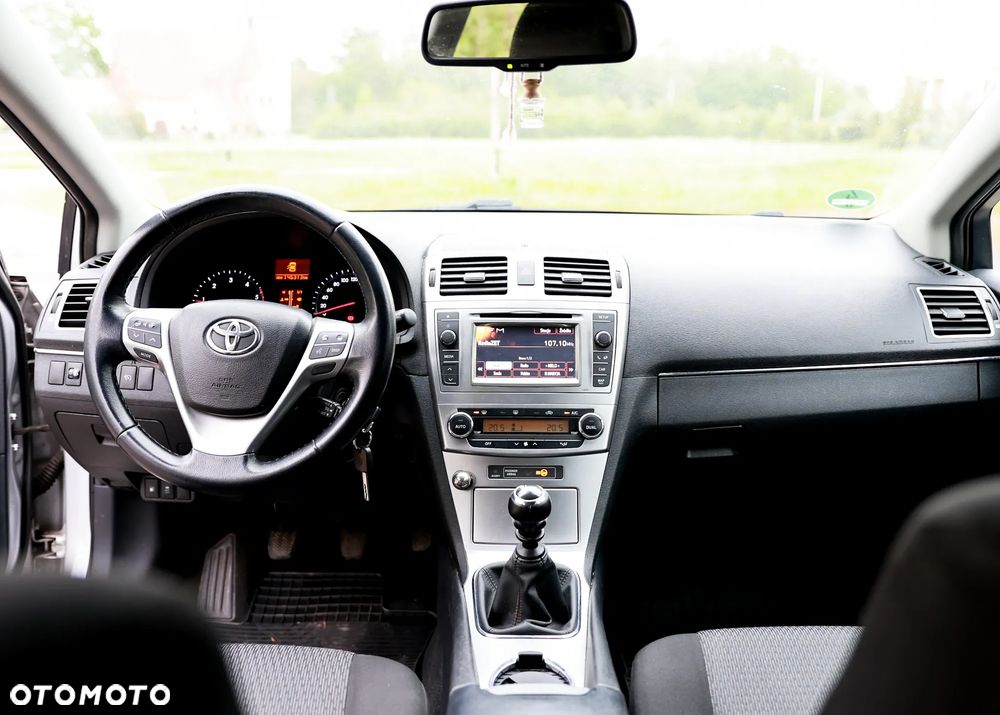 Toyota Avensis 2.2 D-4D Comfort - 23