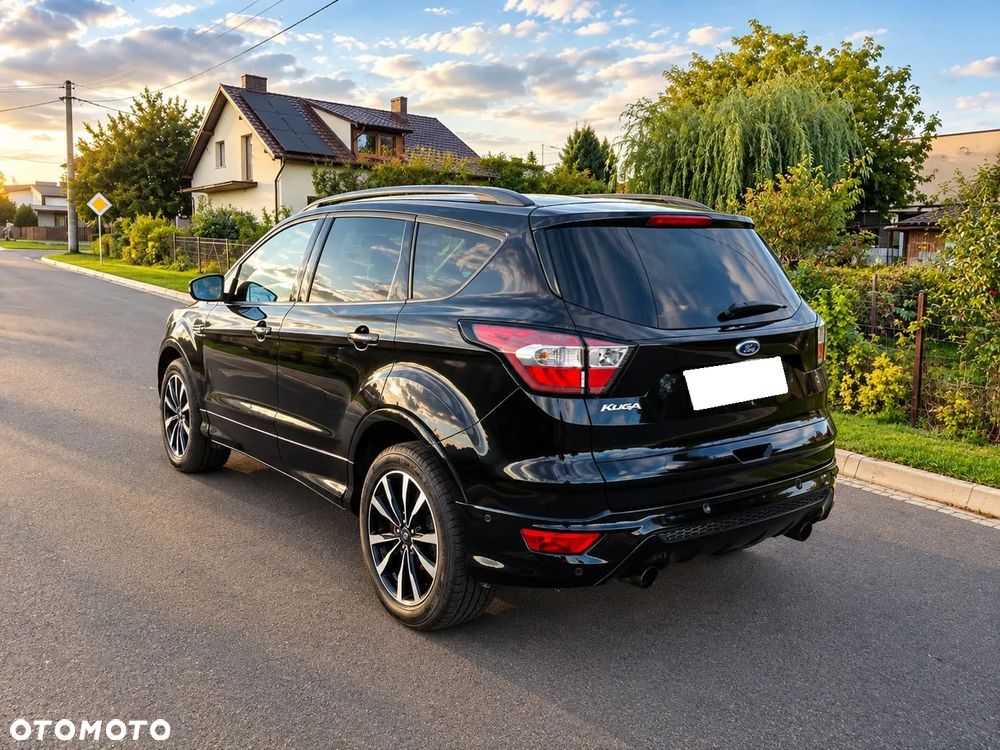Ford Kuga 2.0 TDCi 2x4 ST-Line - 6