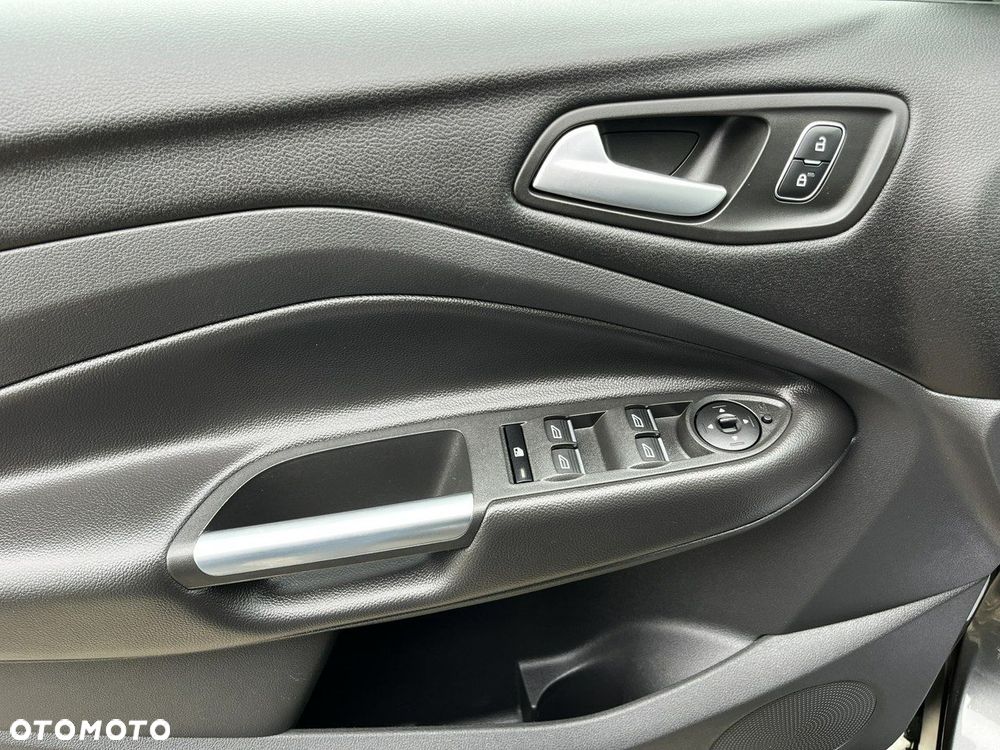 Ford Kuga 1.5 EcoBoost 2x4 Trend - 31