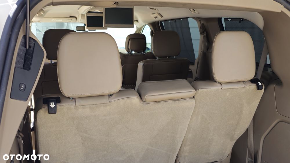 Chrysler Town & Country 3.6 Limited - 13