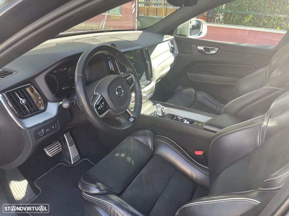 Volvo XC 60 2.0 T8 PHEV R-Design AWD - 18