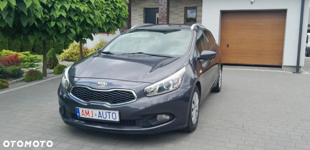 Kia Ceed - 8