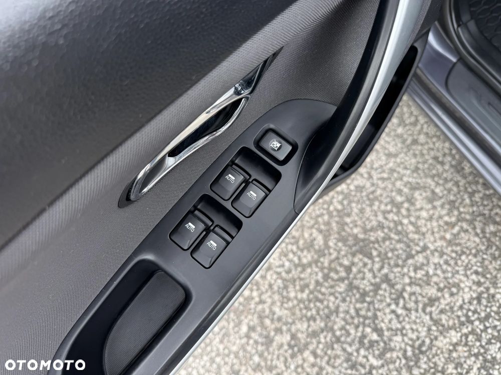 Kia Ceed 1.6 GDI Dream Team Edition - 24