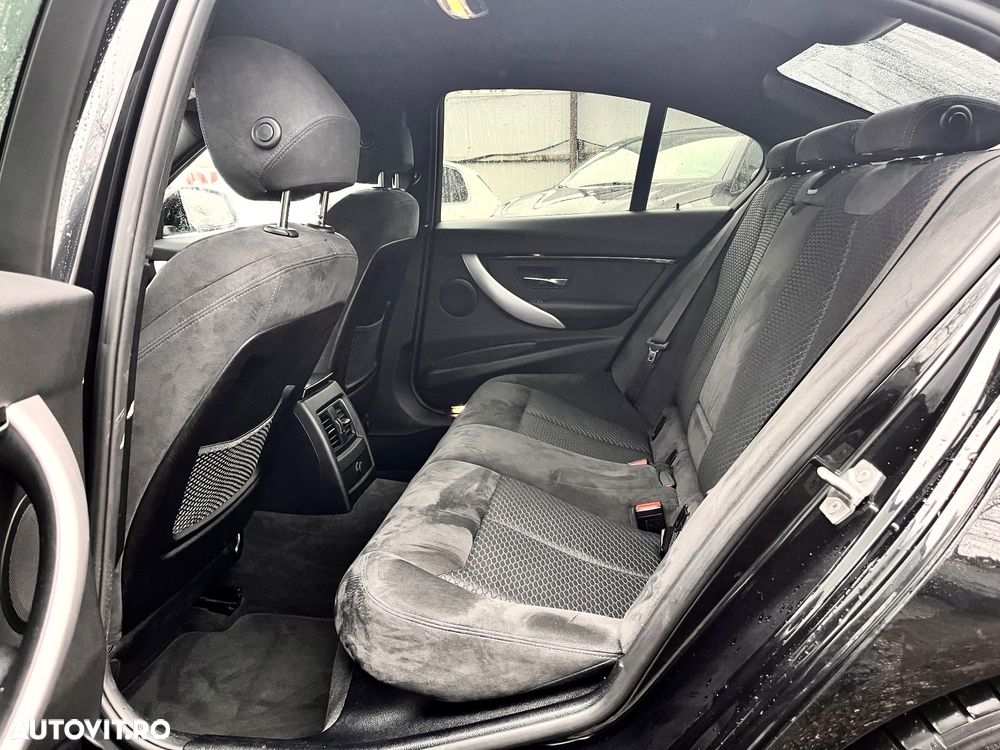 BMW Seria 3 330e iPerformance M Sport - 23