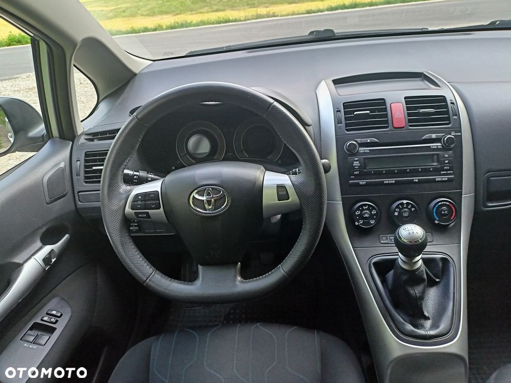 Toyota Auris 1.33 VVT-i Life Comfort - 17
