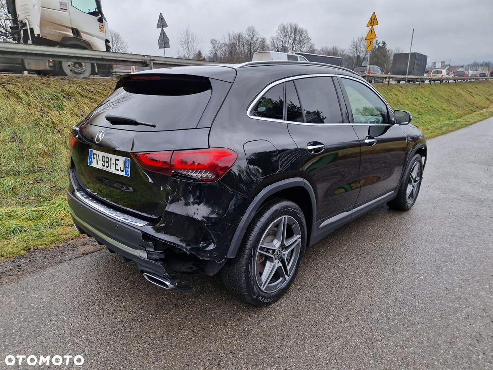 Mercedes-Benz GLA - 7