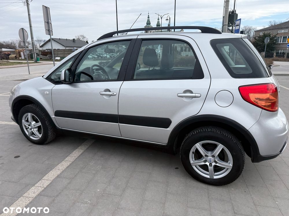 Suzuki SX4 1.6 VVT 4x4 Club - 32