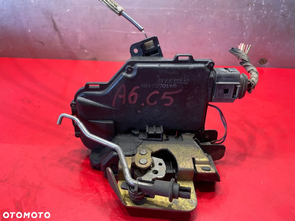 Zamek prawy przód 4B1837016B Audi A6 C5 - 1