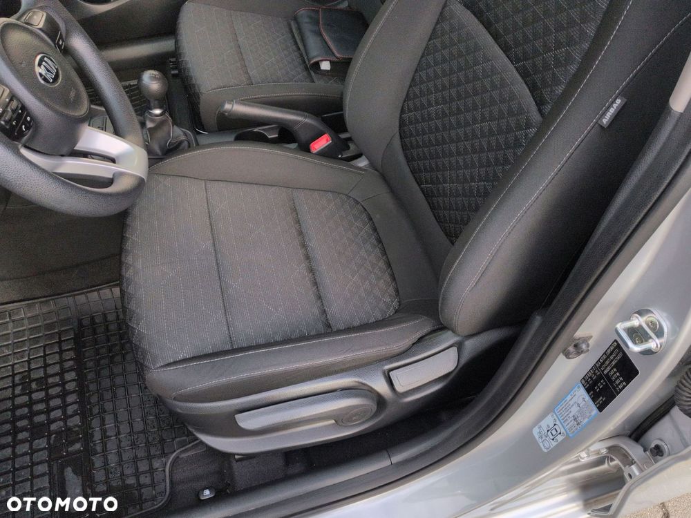 Kia Rio 1.2 M - 10