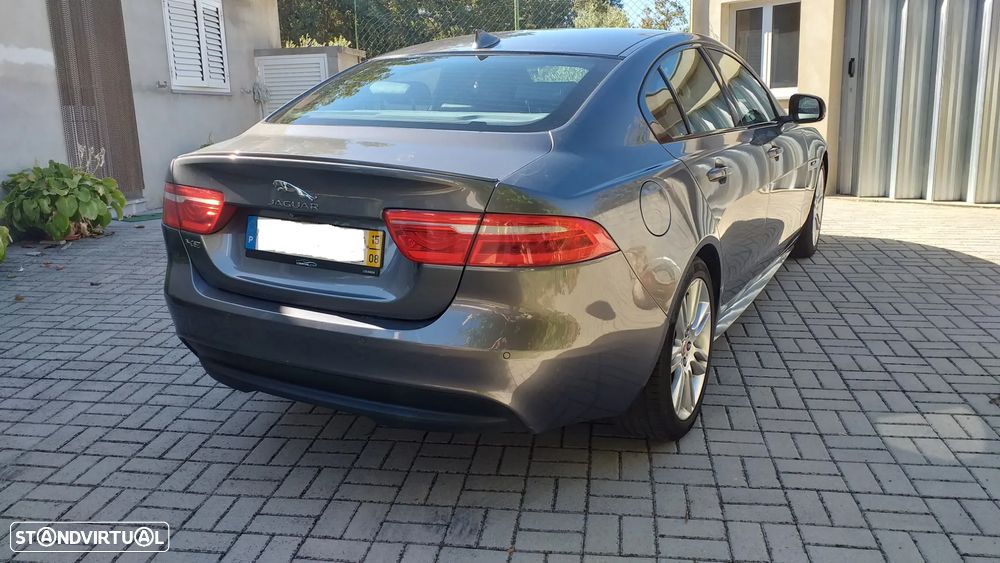 Jaguar XE 2.0 D R-Sport Aut. - 4