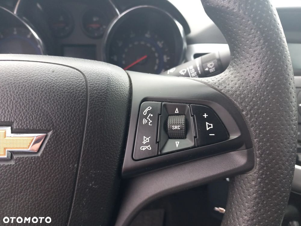 Chevrolet Cruze - 11