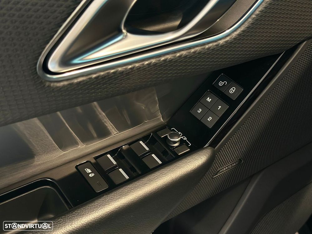 Land Rover Range Rover Velar 2.0 D S - 11