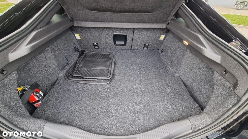 Ford Mondeo 2.0 EcoBoost ST-Line X - 21