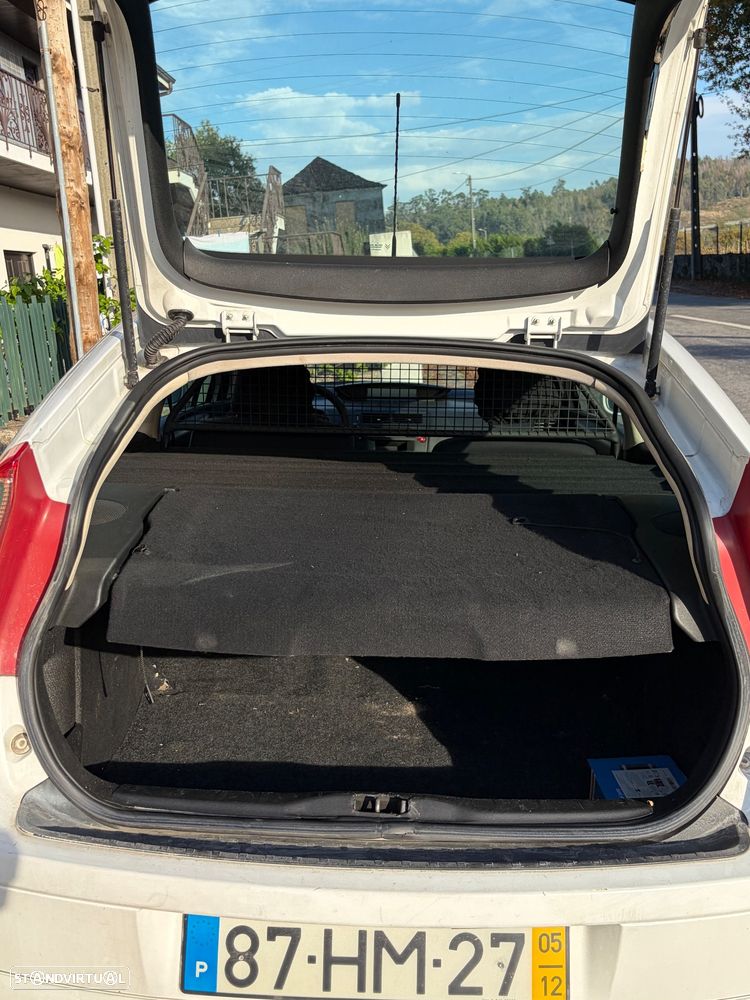 Citroën C4 Coupe 1.6 HDi FAP Advance - 3