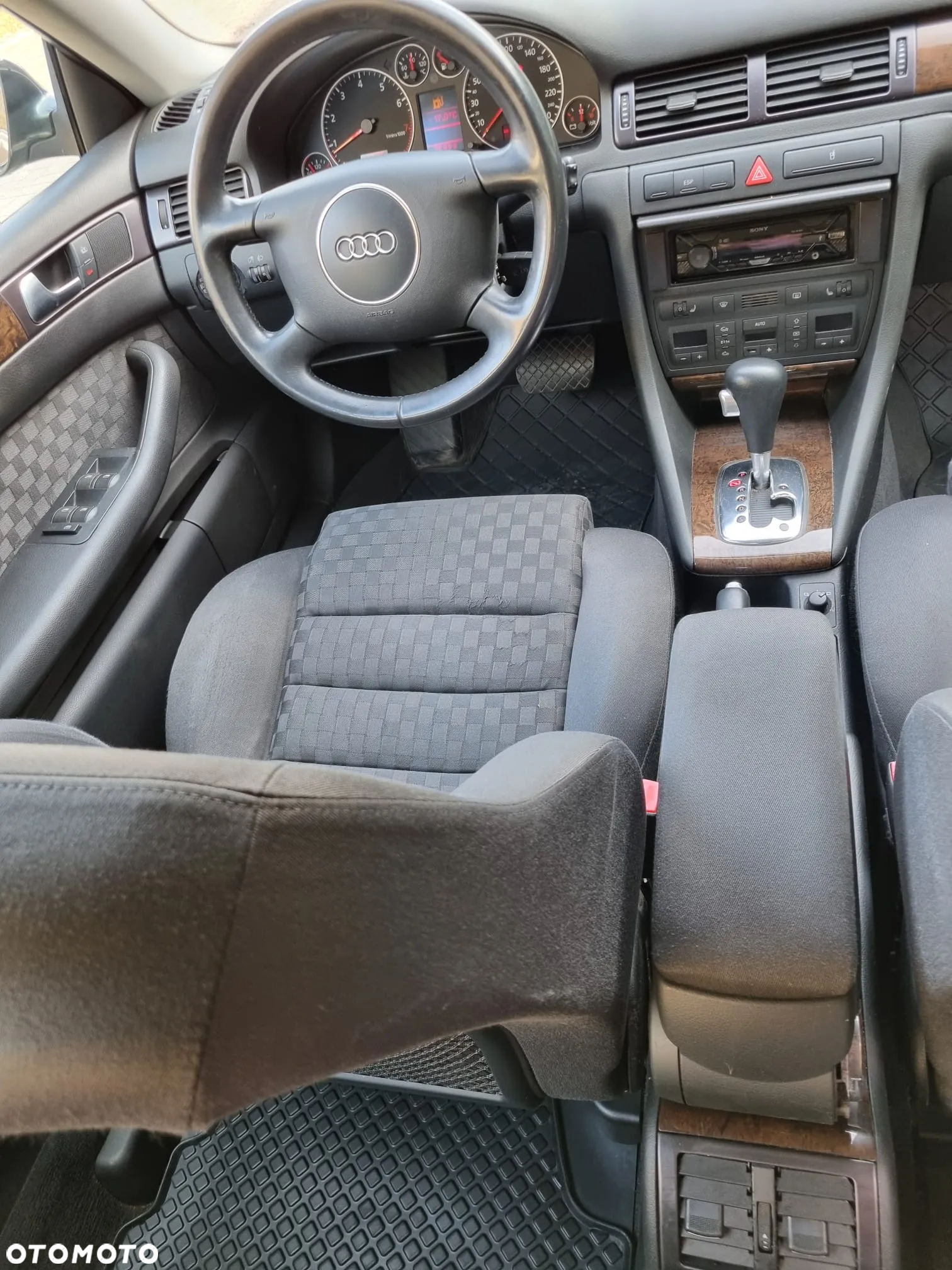 Audi A6 - 6
