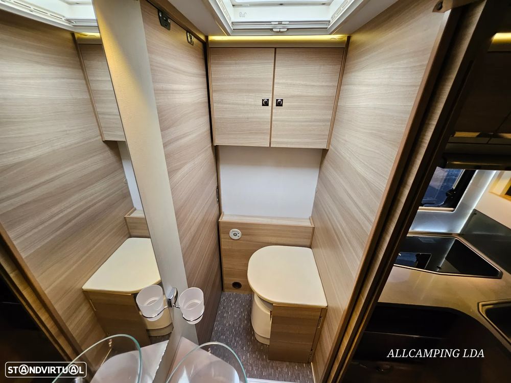 Adria Matrix M670SBC 50 YEARS 5 LUGARES DE LIVRETE CAMA CENTRAL + BASCULANTE - 32