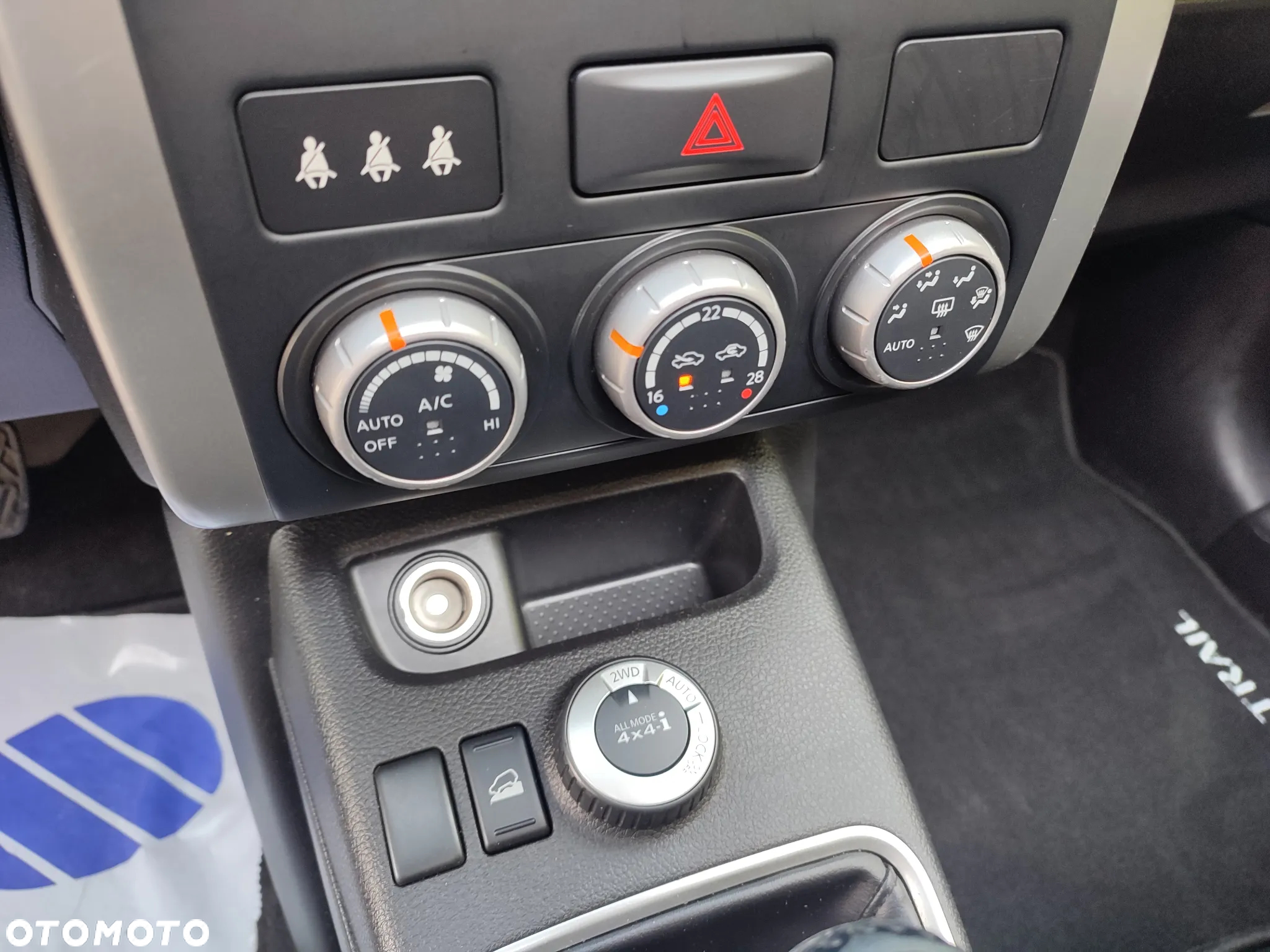 Nissan X-Trail 2.0 dCi 4x4 DPF Platinum - 37