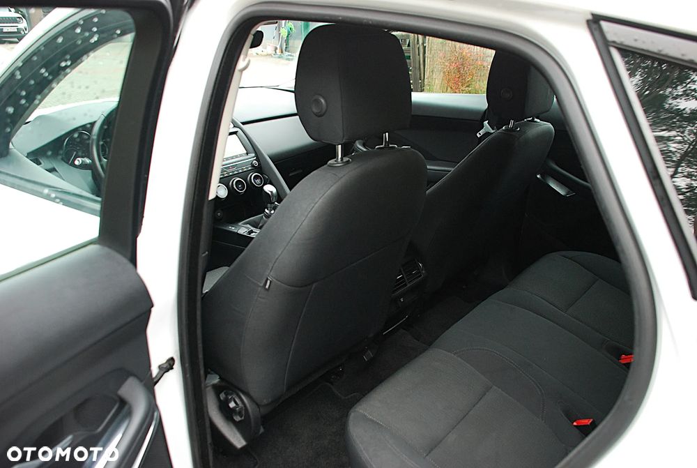 Jaguar E-Pace 2.0 i4D FWD R-Dynamic S - 24