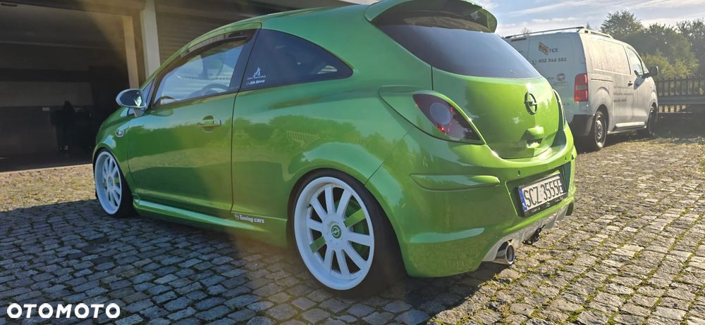 Opel Corsa 1.4 16V Cosmo - 3