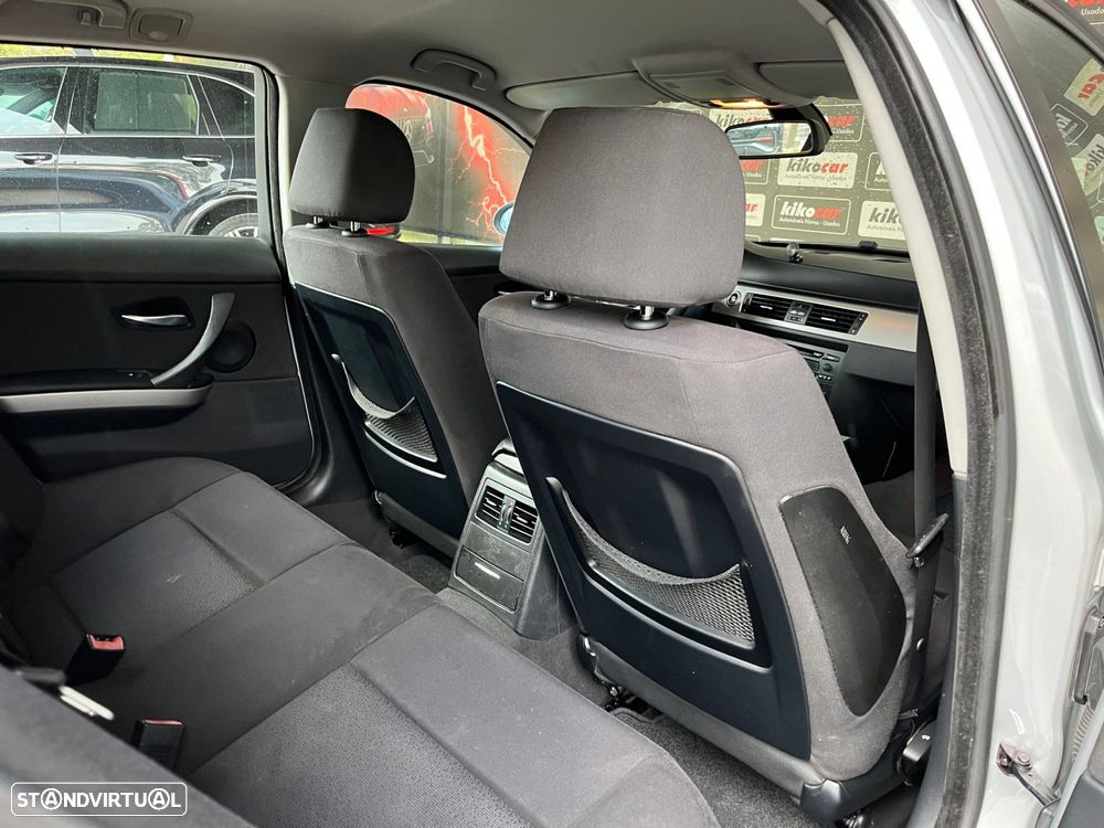 BMW 320 d EfficientDynamics - 38