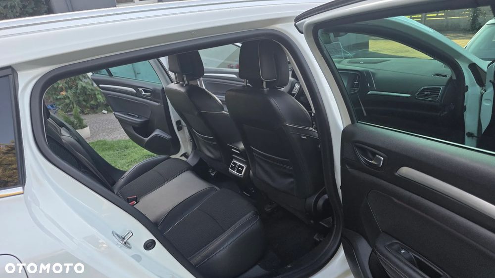 Renault Megane Grandtour ENERGY TCe 130 BOSE EDITION - 35