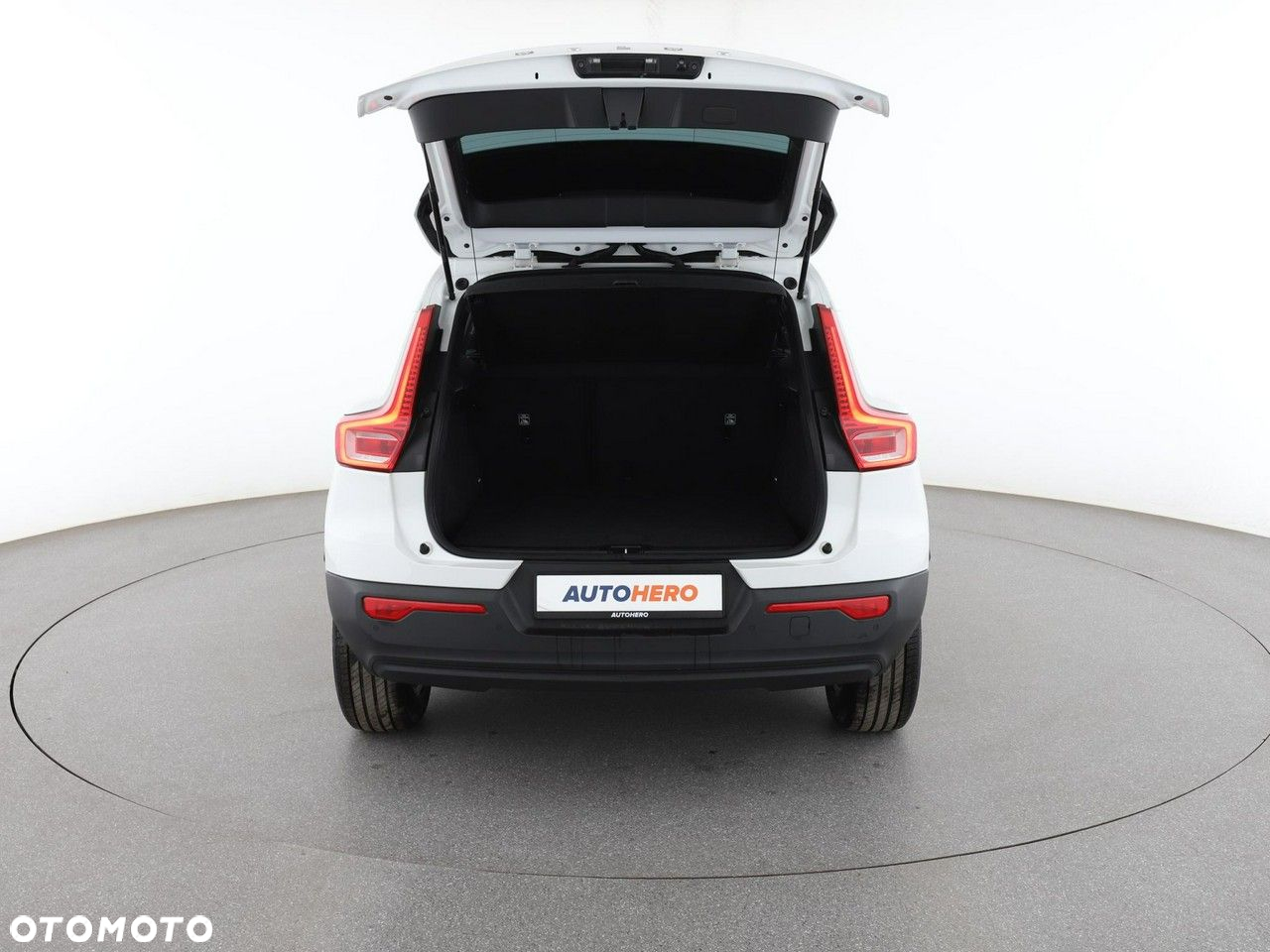 Volvo XC 40 T2 Momentum Core - 19