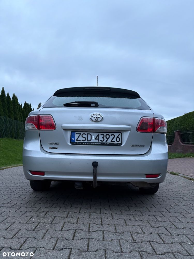 Toyota Avensis - 10