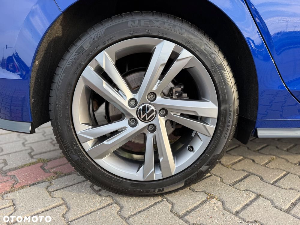 Volkswagen Golf - 10