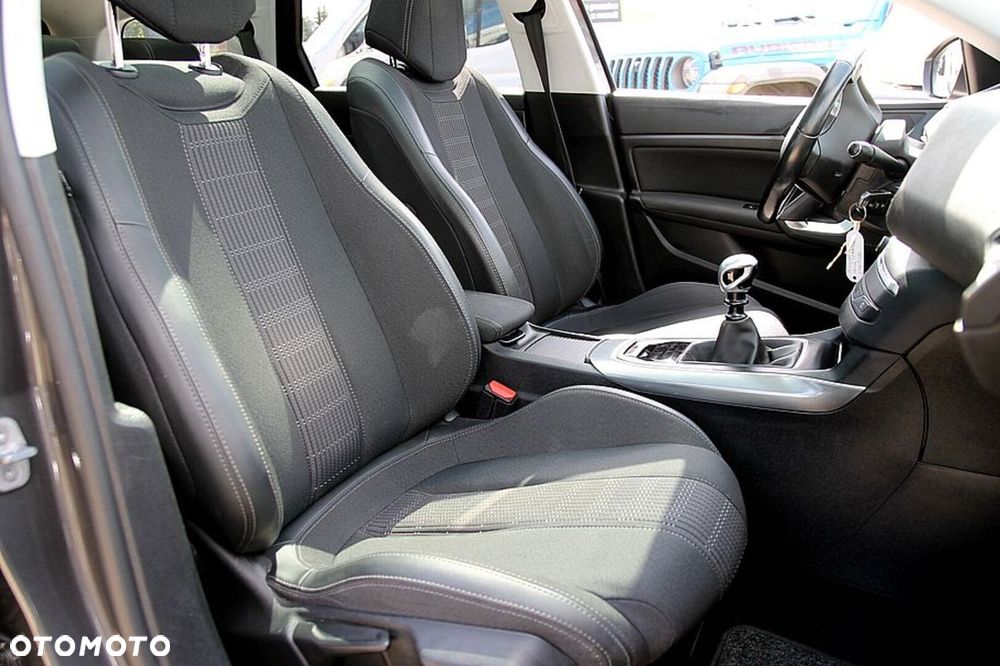 Peugeot 308 1.2 PureTech Allure S&S - 30