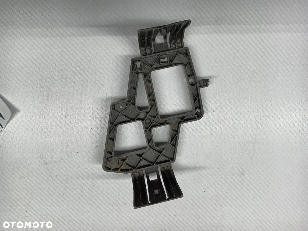 UCHWYT WIĄZKI PRZEWODÓW BMW X1 F48 9330946 - 3