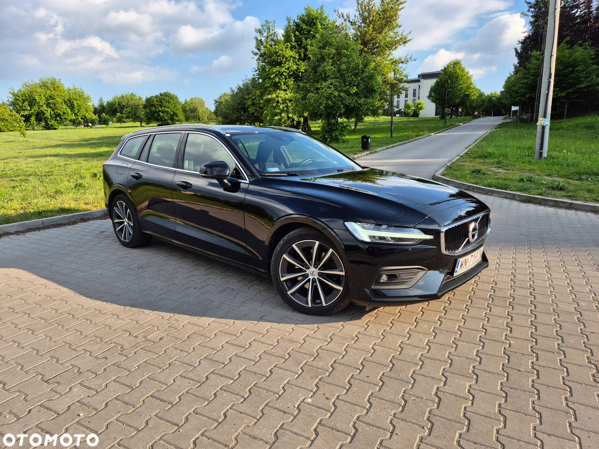 Volvo V60 B4 B Momentum Pro - 2